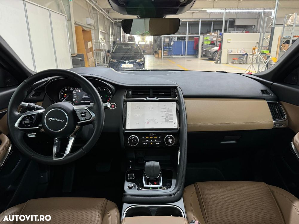 Jaguar E-Pace - 8