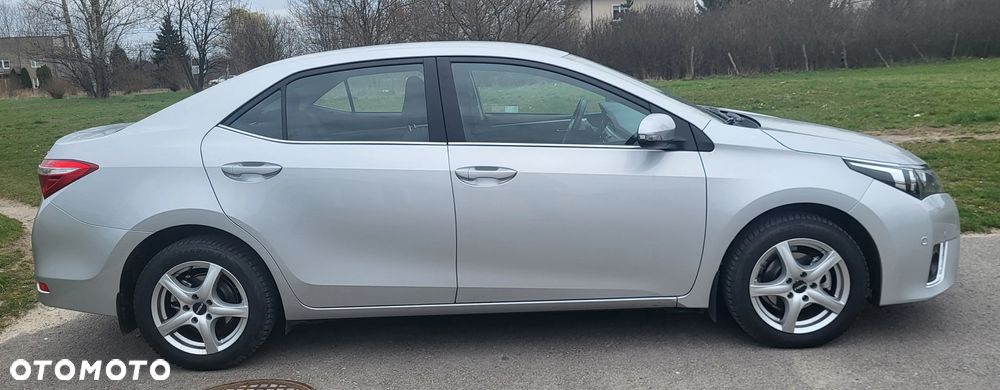 Toyota Corolla 1.6 Premium + - 5