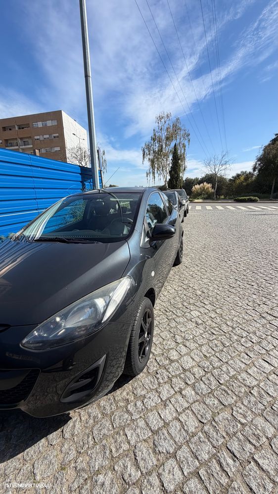 Mazda 2 2011 photo 2