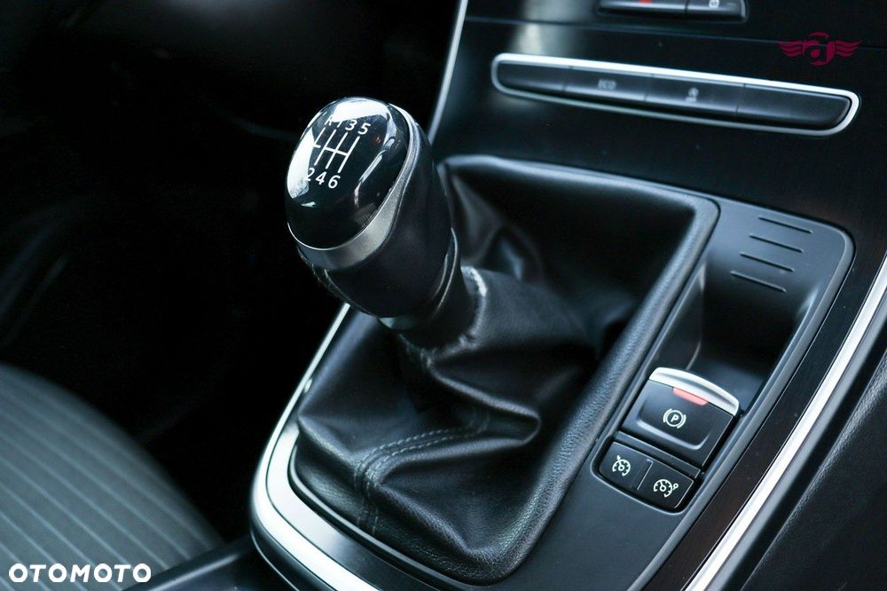 Renault Grand Scenic - 19