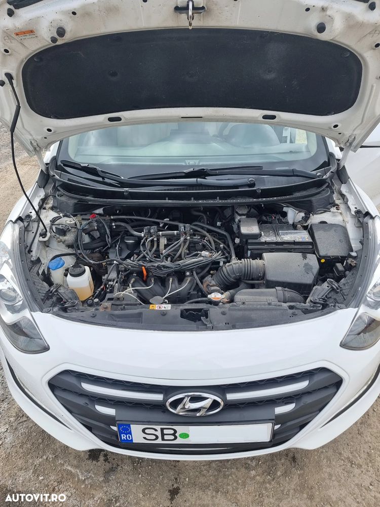 Hyundai i30 1.4 100CP 5DR M/T Comfort+ - 13