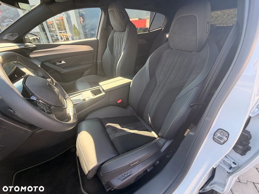 Peugeot 408 1.2 PureTech mHEV GT S&S e-DCS6 - 17