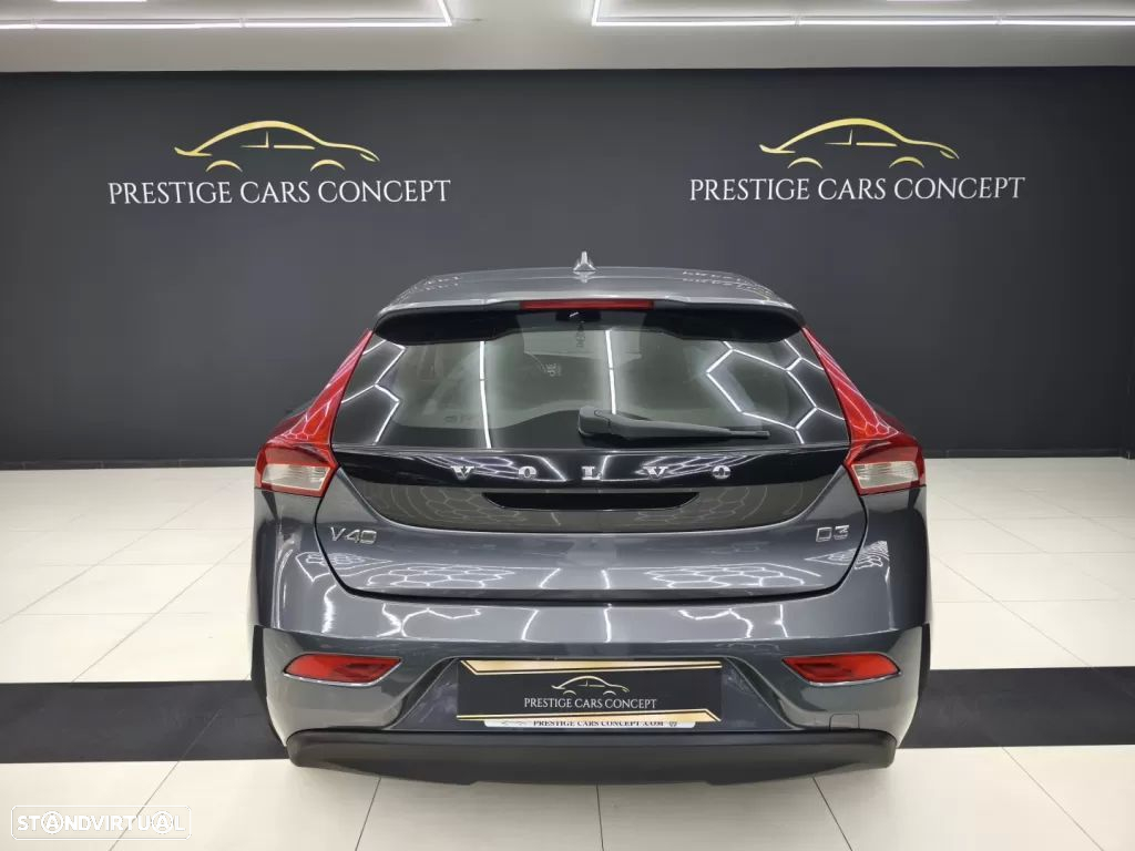 Volvo V40 1.6 D2 Momentum Eco - 4