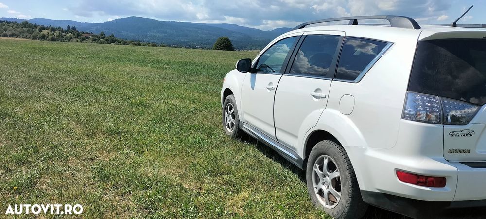 Mitsubishi Outlander - 7