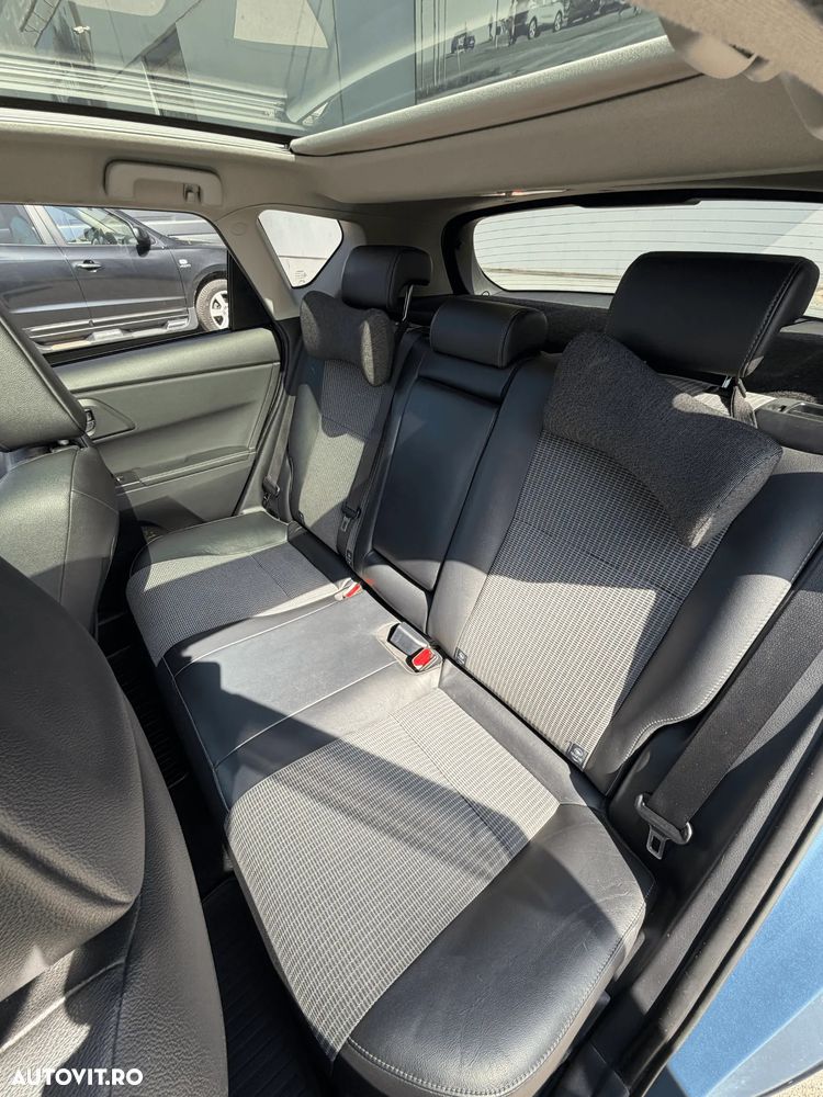 Toyota Auris 1.8 L VVT-i HSD Sol + - 20
