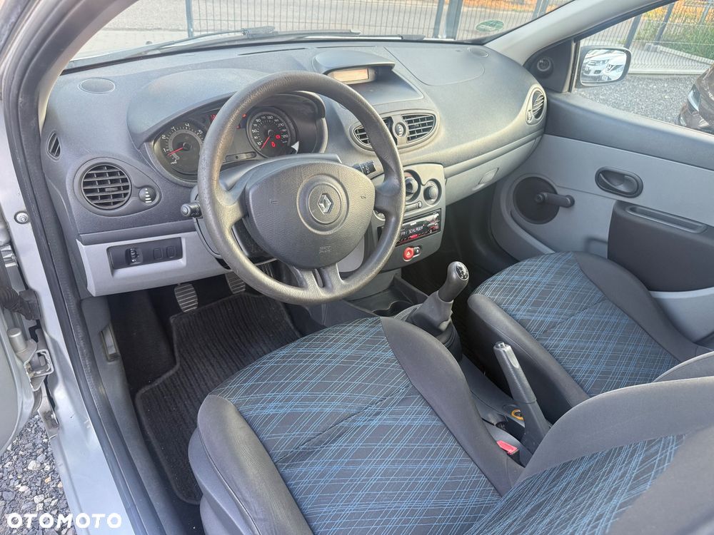 Renault Clio - 17