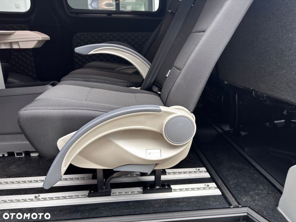 Volkswagen Transporter 2.0 TDI 150 KM 8-automat 8m L1 - 28