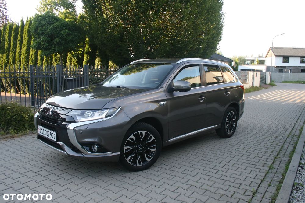 Mitsubishi Outlander Intense + - 2