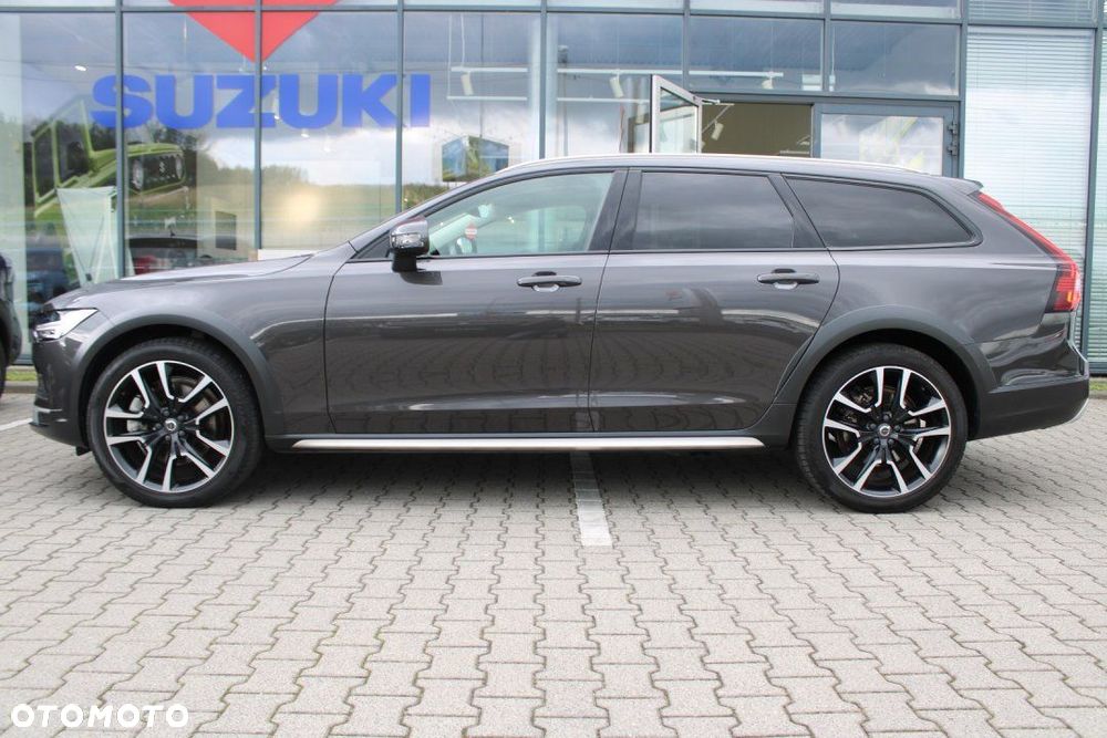 Volvo V90 Cross Country - 4