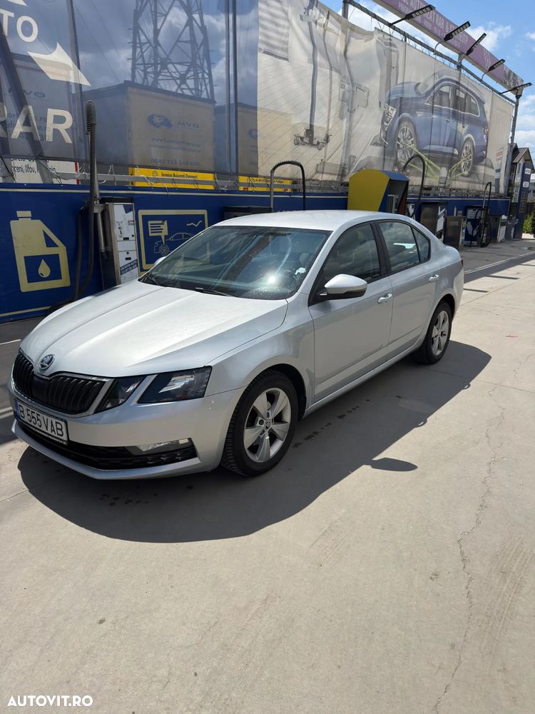 Skoda Octavia 1.6 TDI DSG Style - 6