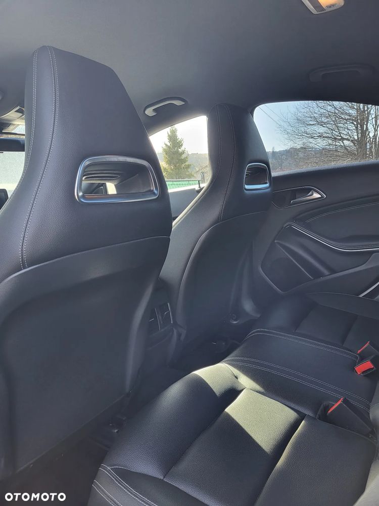 Mercedes-Benz CLA 250 7G-DCT Peak Edition - 15