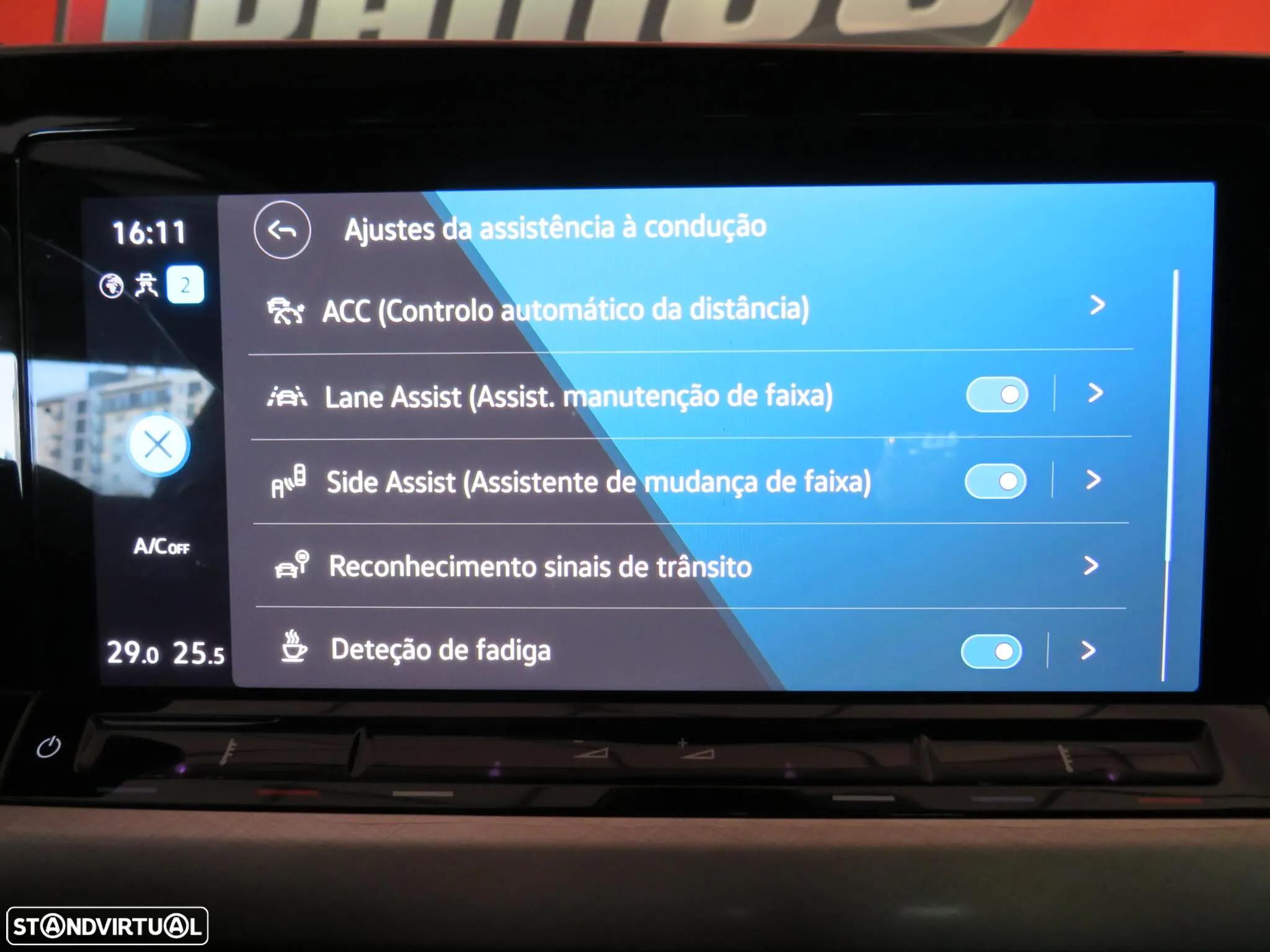 VW Golf 1.0 eTSI Life DSG - 34