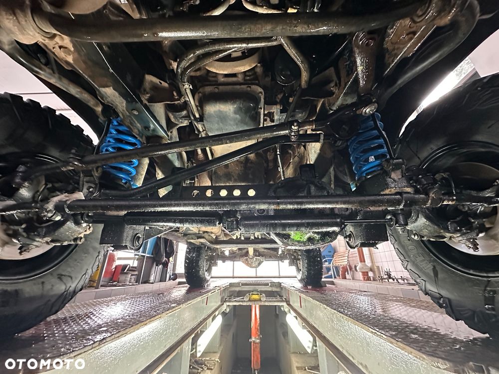 Jeep Grand Cherokee - 22