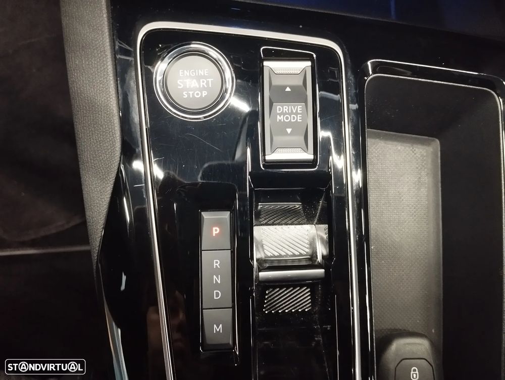 Peugeot 5008 1.2 PureTech Allure EAT8 - 37