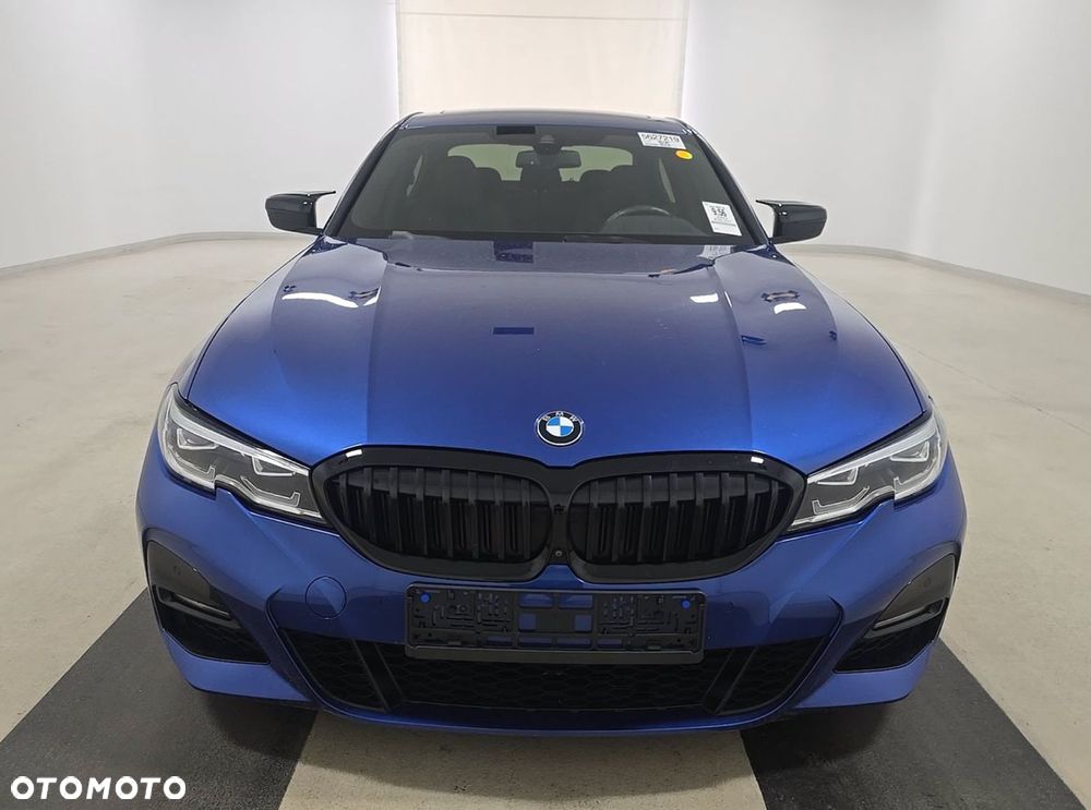 BMW Seria 3 330i xDrive M Sport sport - 3