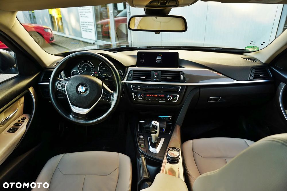 BMW Seria 3 330d Modern Line - 32