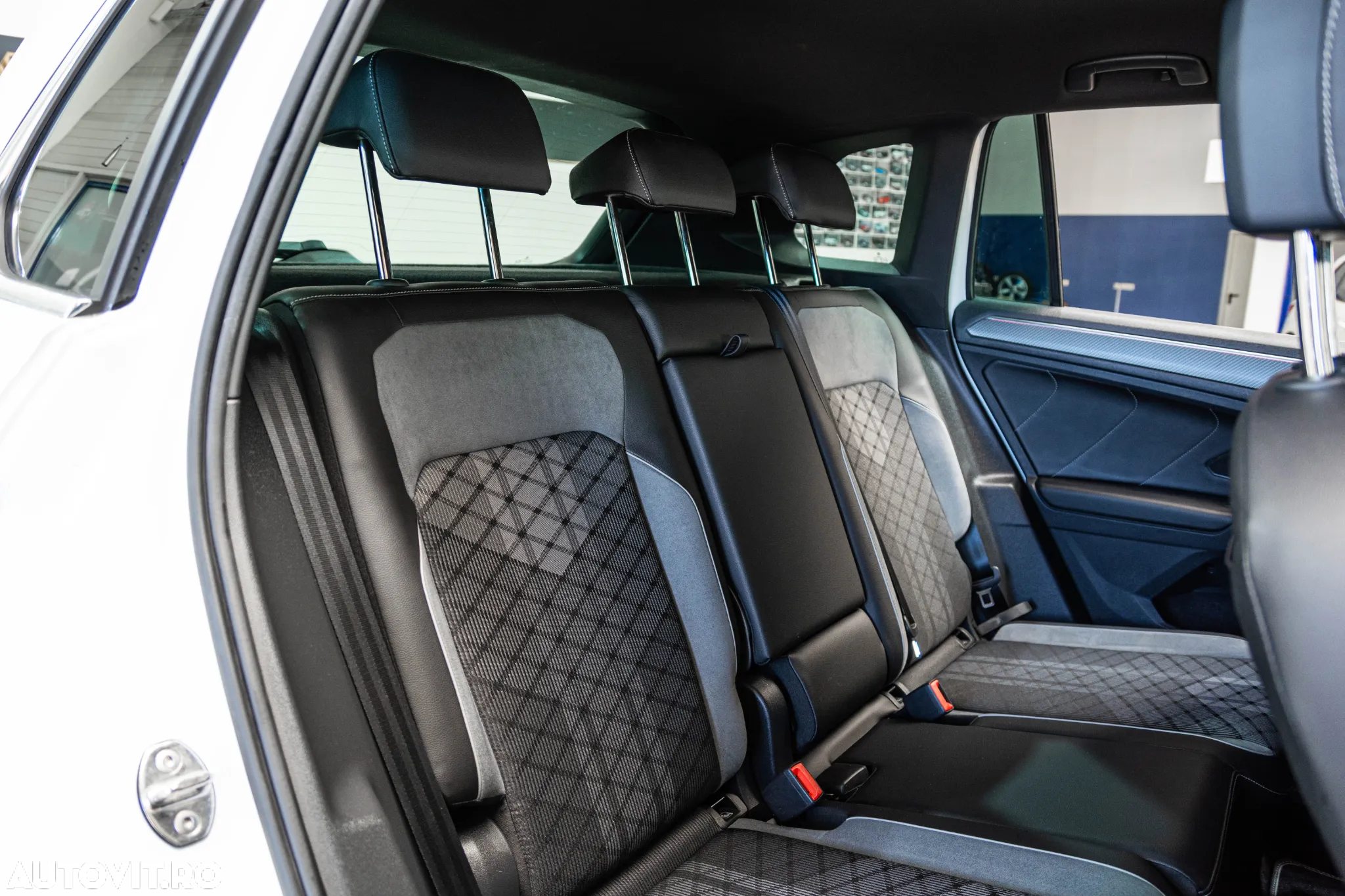 Volkswagen Tiguan 2.0 TDI SCR DSG 4Motion R-Line - 15
