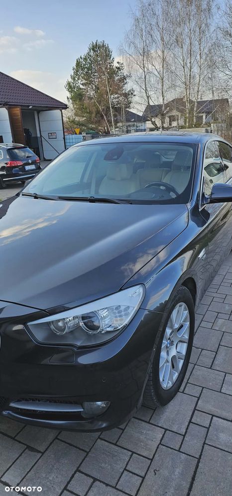 BMW 5GT - 13