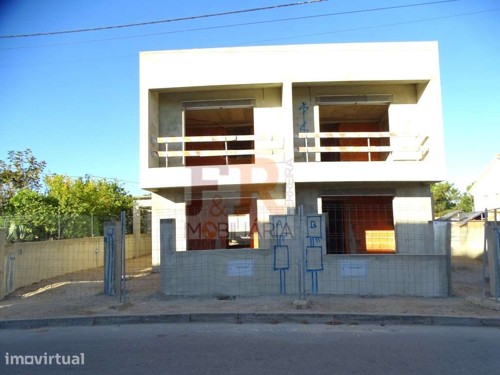 Moradia Geminada Duplex T3 com Garagem Fernão Ferro - Grande imagem: 5/30