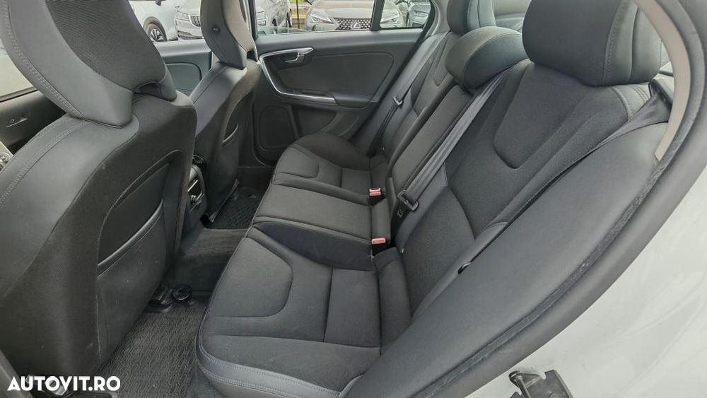 Volvo S60 D5 AWD Geartronic Edition - 8