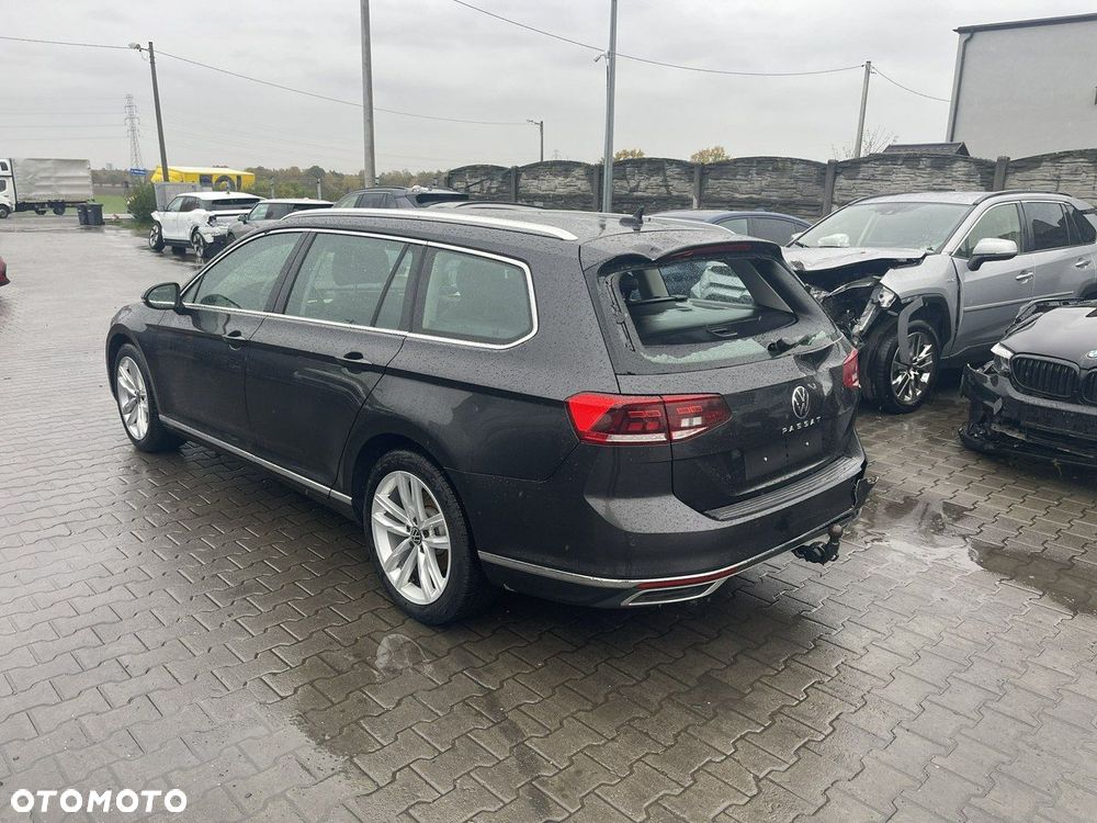 Volkswagen Passat 2.0 TDI Elegance DSG - 3