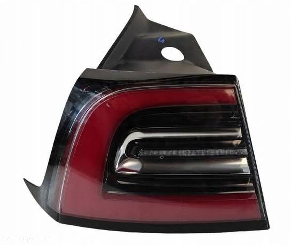 Tesla Model 3 17- lewa lampa tylna tył - 1