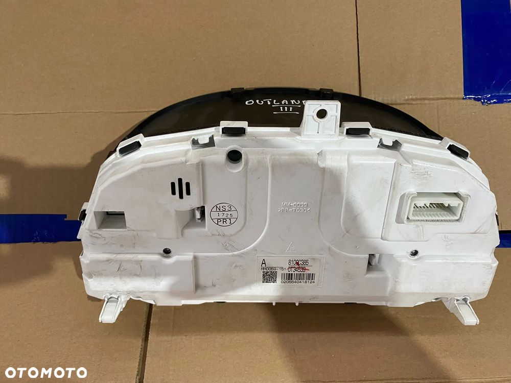 zegary licznik europa hybryda mitsubishi outlander III benzyna 8100c385 - 2