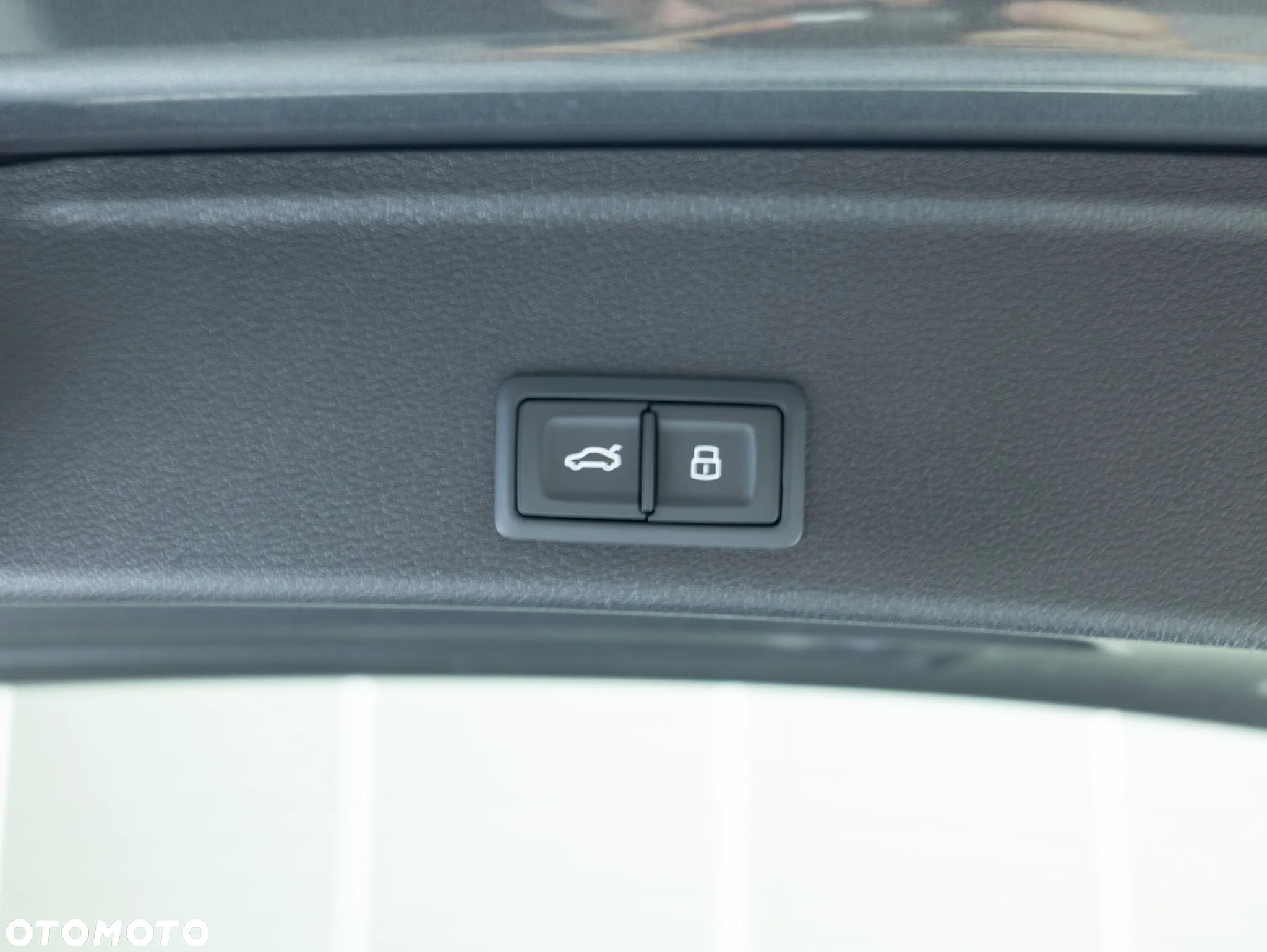 Audi A4 Avant 40 TDI quattro S tronic S line - 27