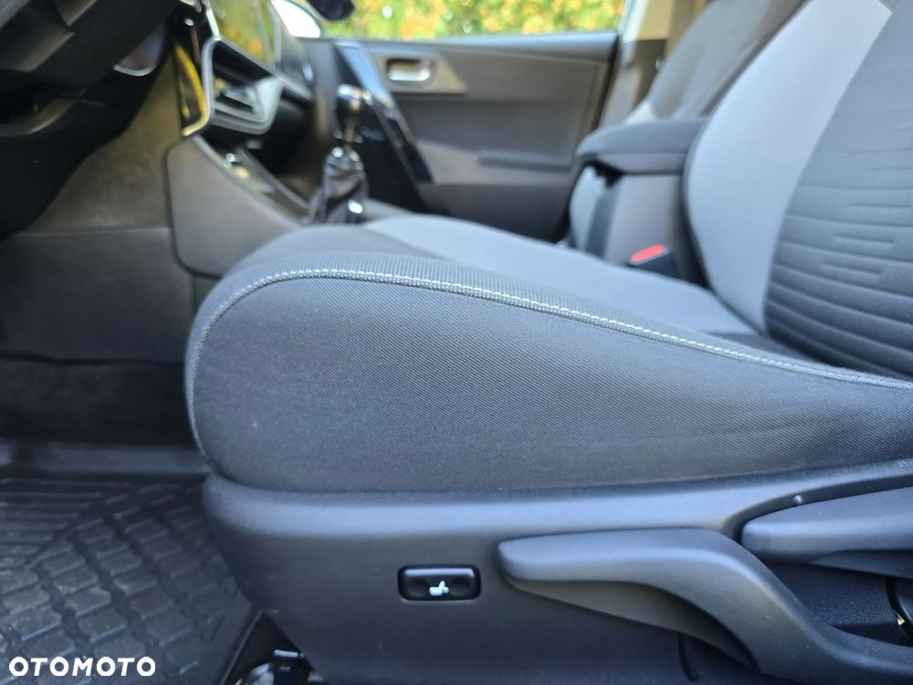 Toyota Auris 1.6 Premium - 19