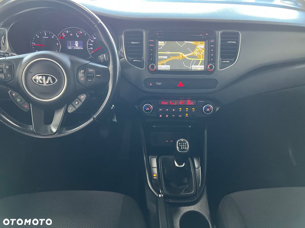 Kia Carens - 22