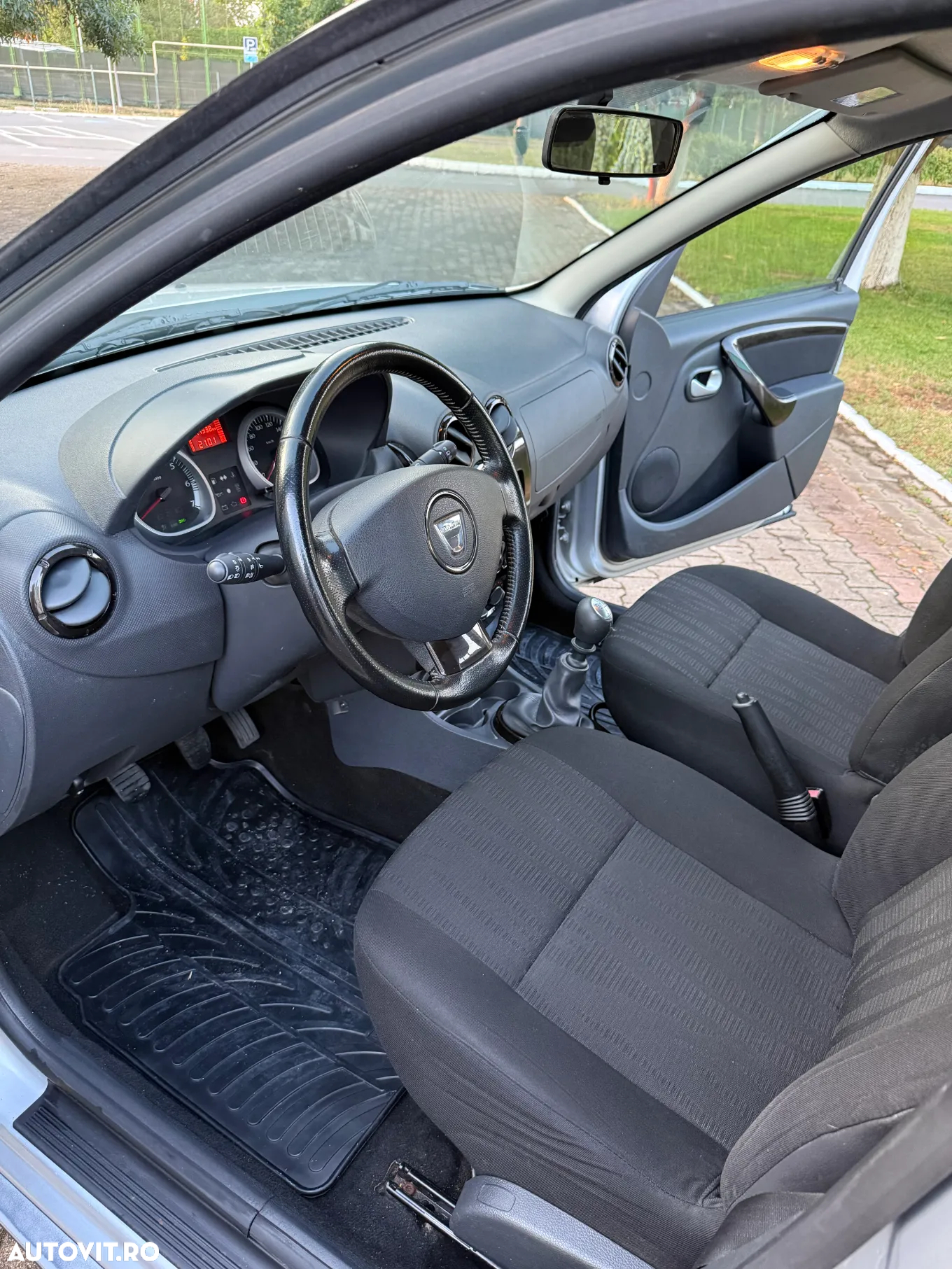Dacia Duster 1.5 dCi 4x4 Prestige - 6