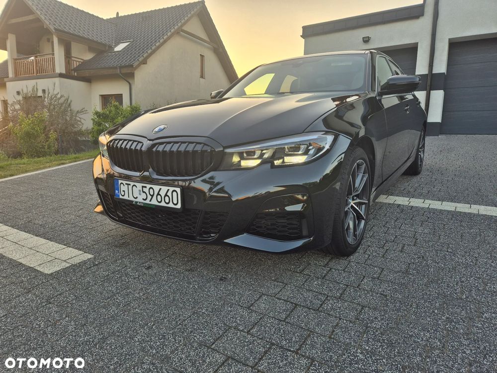BMW Seria 3 330i xDrive M Sport - 1