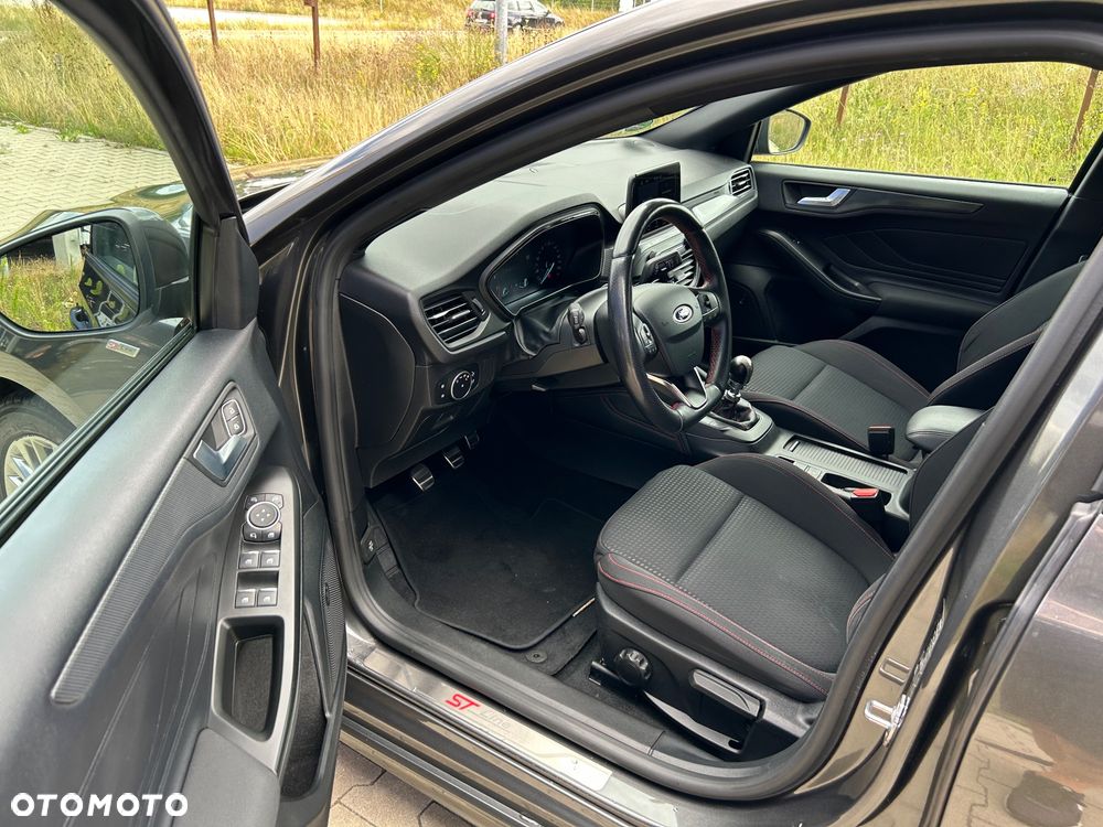 Ford Focus 1.0 EcoBoost ST-Line - 12