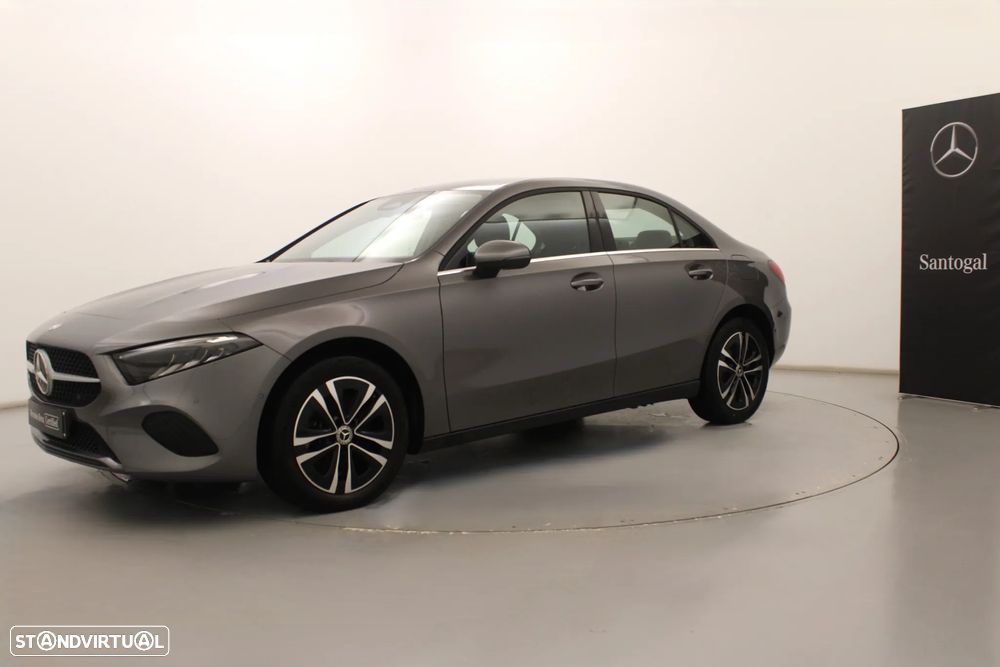 Mercedes-Benz A 250 Limousine e - 14