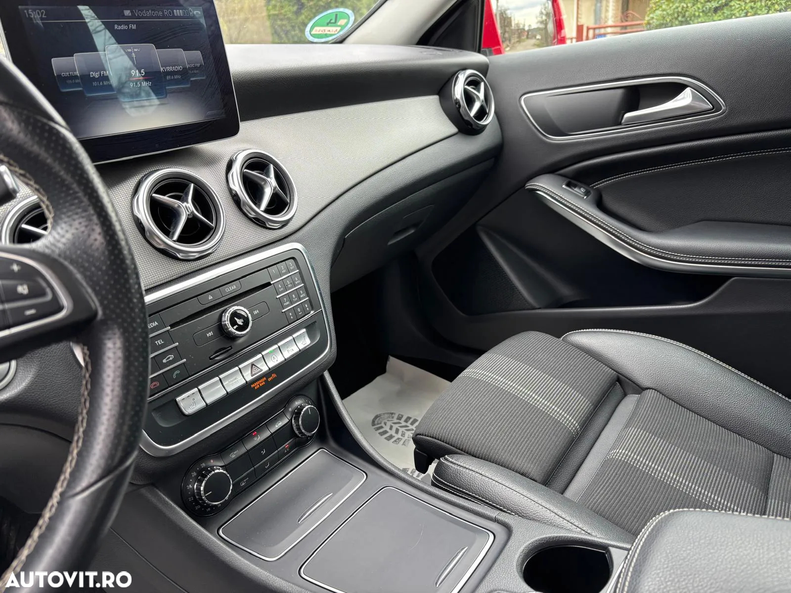 Mercedes-Benz GLA - 9