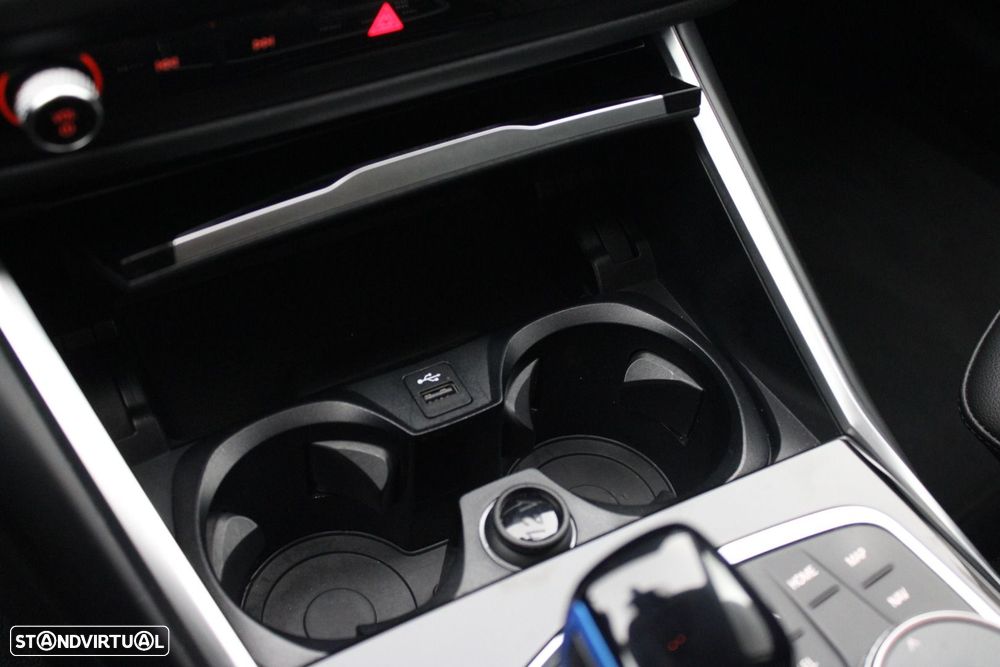 BMW i4 eDrive40 - 31