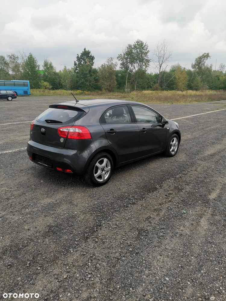 Kia Rio - 18