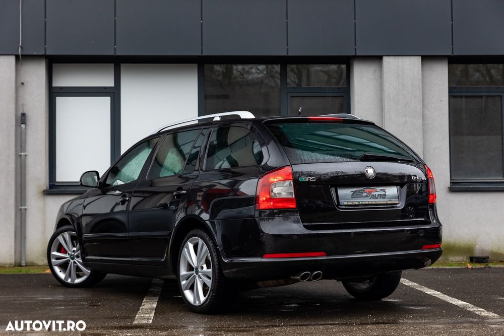 Skoda Octavia Combi 2.0 TDI DPF RS - 12