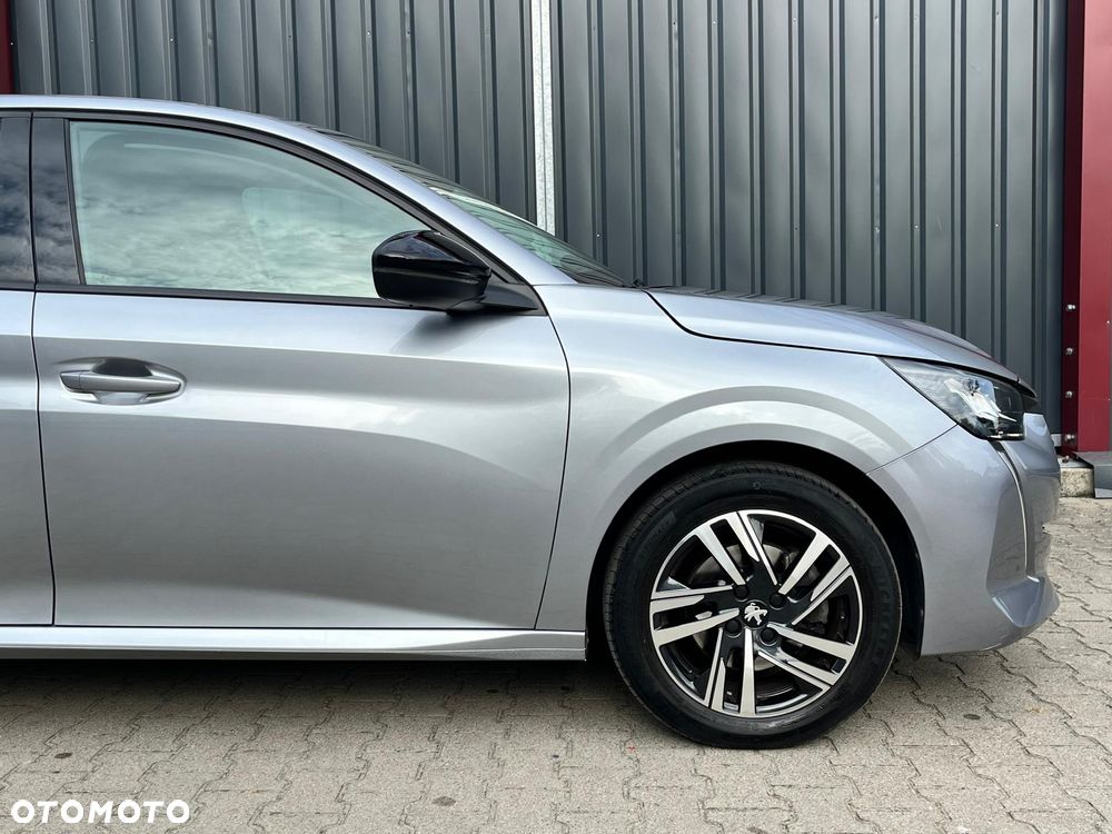 Peugeot 208 - 22