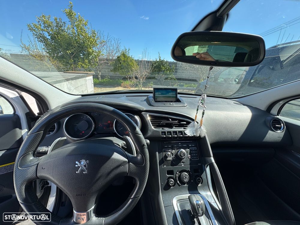 Peugeot 3008 2.0 HDi Hybrid4 - 10