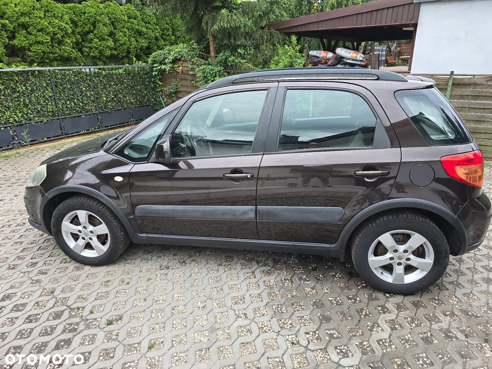 Suzuki SX4 1.6 Comfort Plus - 2