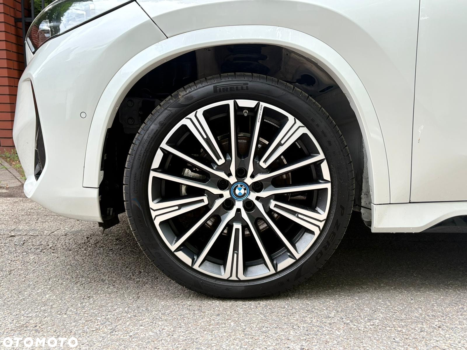 BMW iX1 - 14