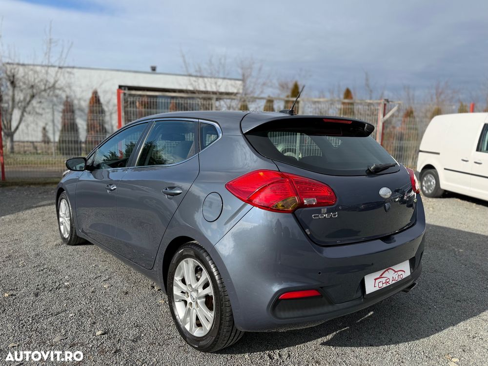 Kia Ceed 1.6 CRDi ISG Mind - 23