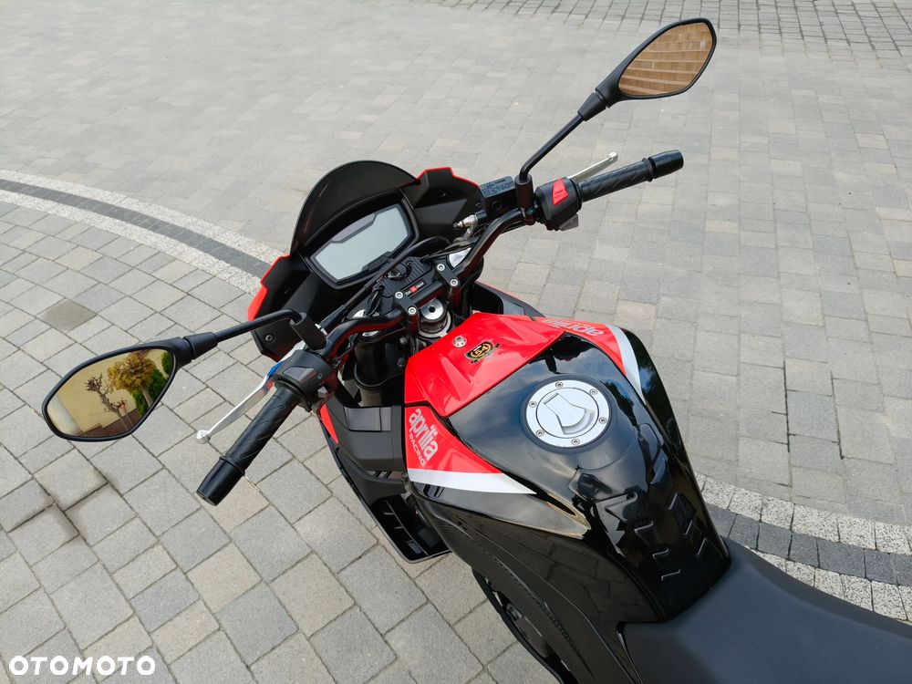 Aprilia Tuono - 10