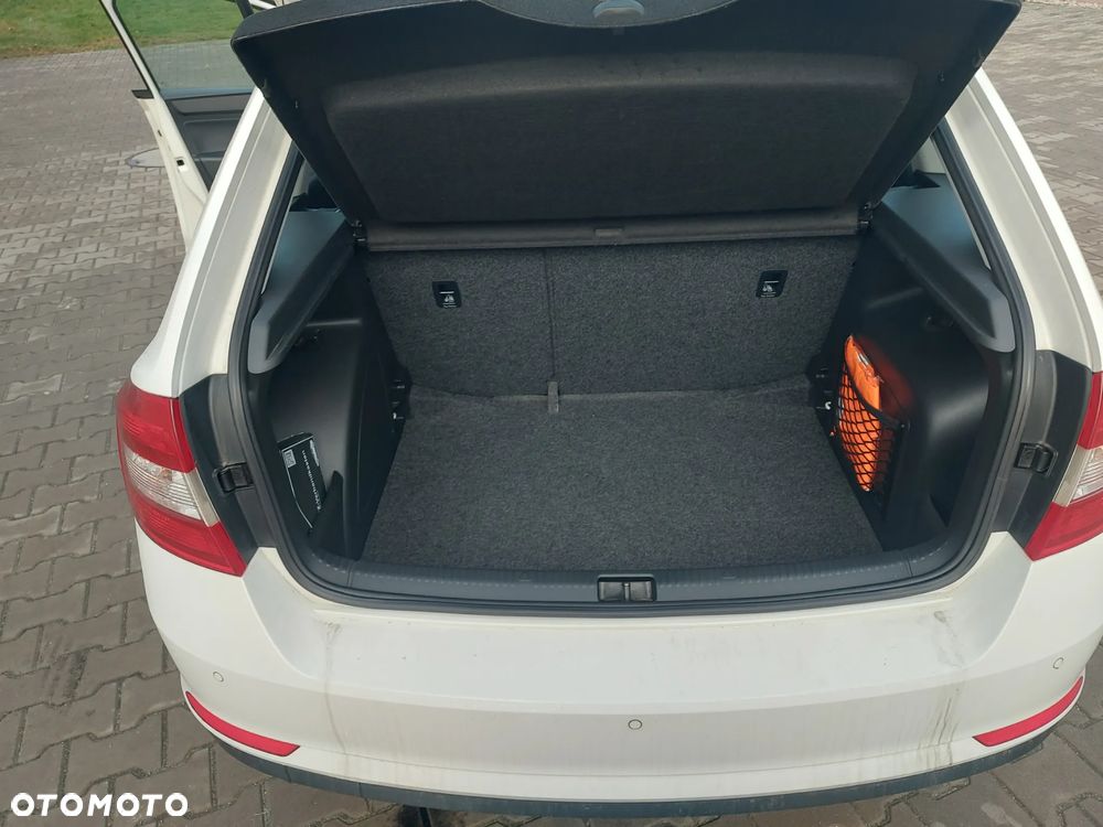 Skoda RAPID 1.2 TSI (Green tec) Ambition - 11