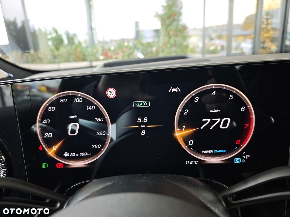 Mercedes-Benz CLA - 21