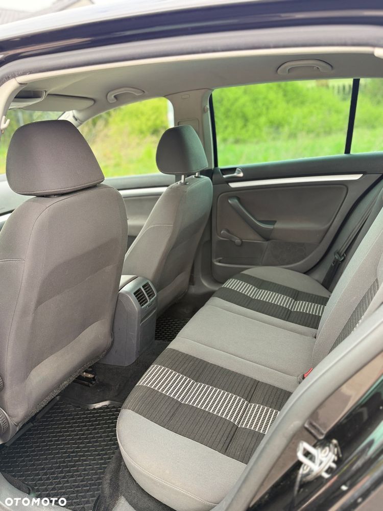 Volkswagen Golf 2.0 TDI Comfortline - 11