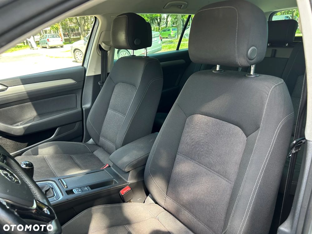 Volkswagen Passat Variant 2.0 TDI SCR Comfortline - 9