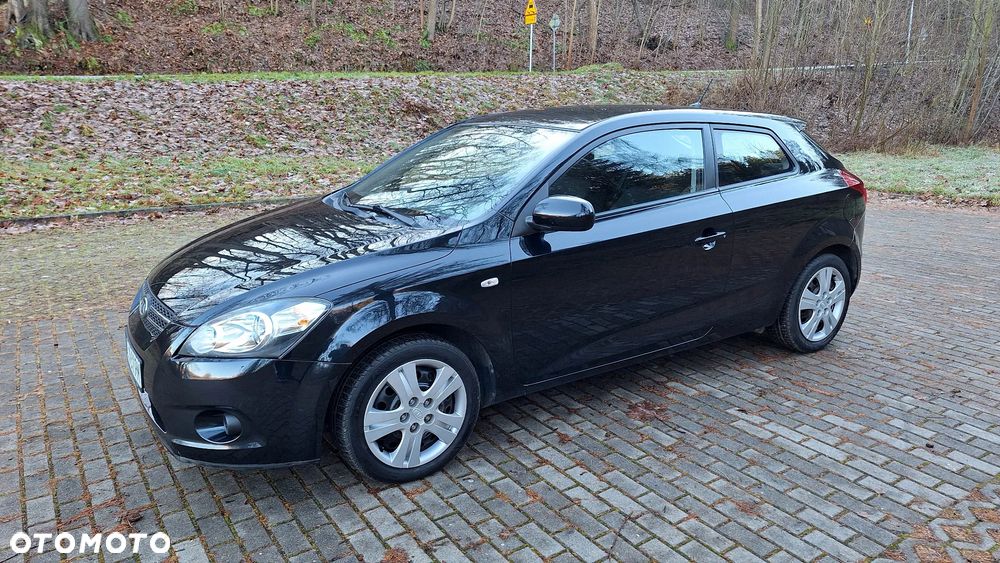 Kia ProCeed 1.4 CVVT Dream-Team Edition - 1