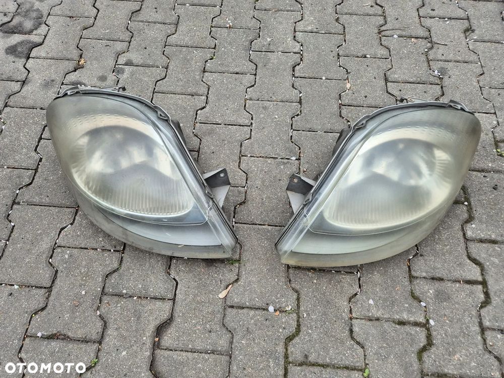 LAMPA LEWA PRAWA PRZÓD EU TRAFIC VIVARO PRIMASTAR 01-06r. - 1
